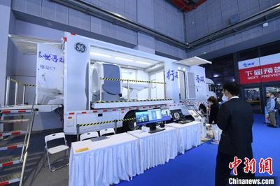 高科技抗疫“利器”集中亮相上海 “中国芯”填补空白